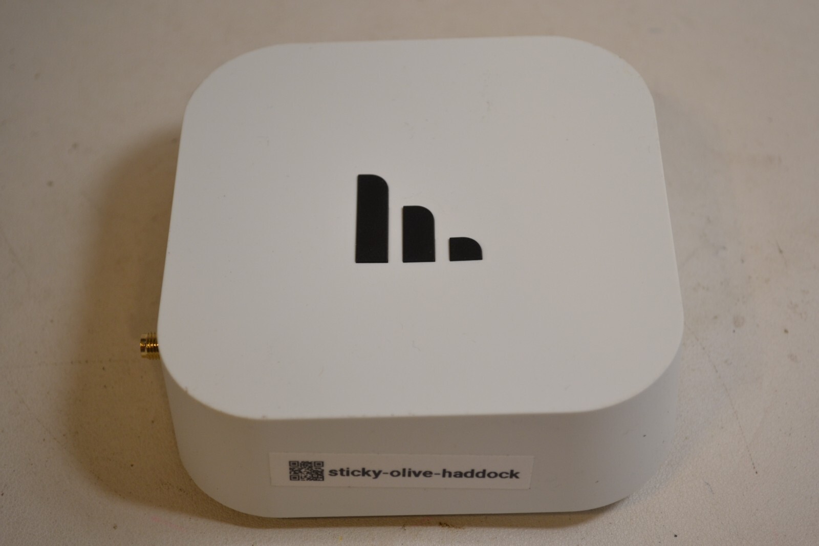 Finestra FN280417 Hotspot Miner - no power cord; no antenna