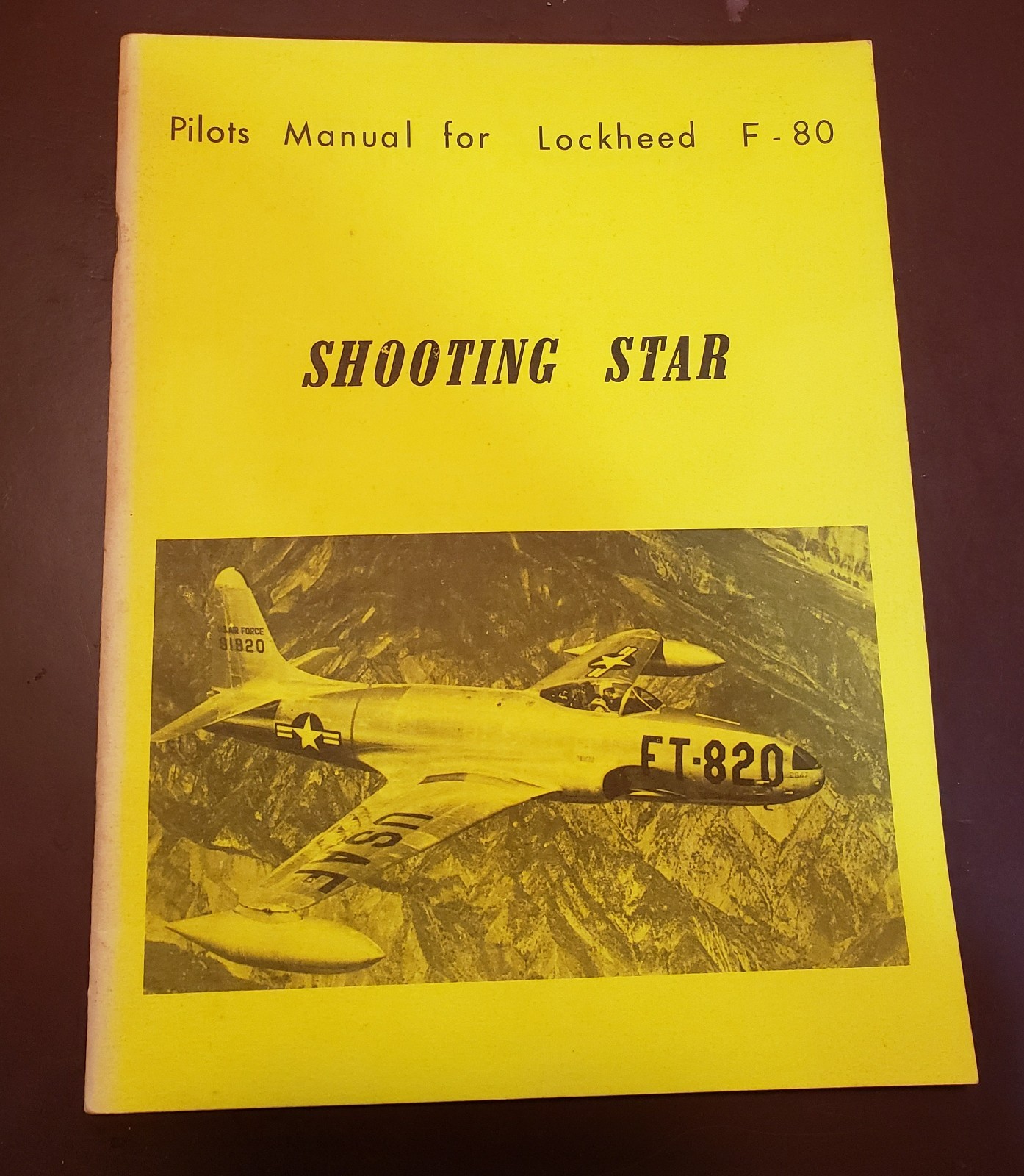PILOTS MANUAL FOR LOCKHEAD F-80 SHOOTING STAR