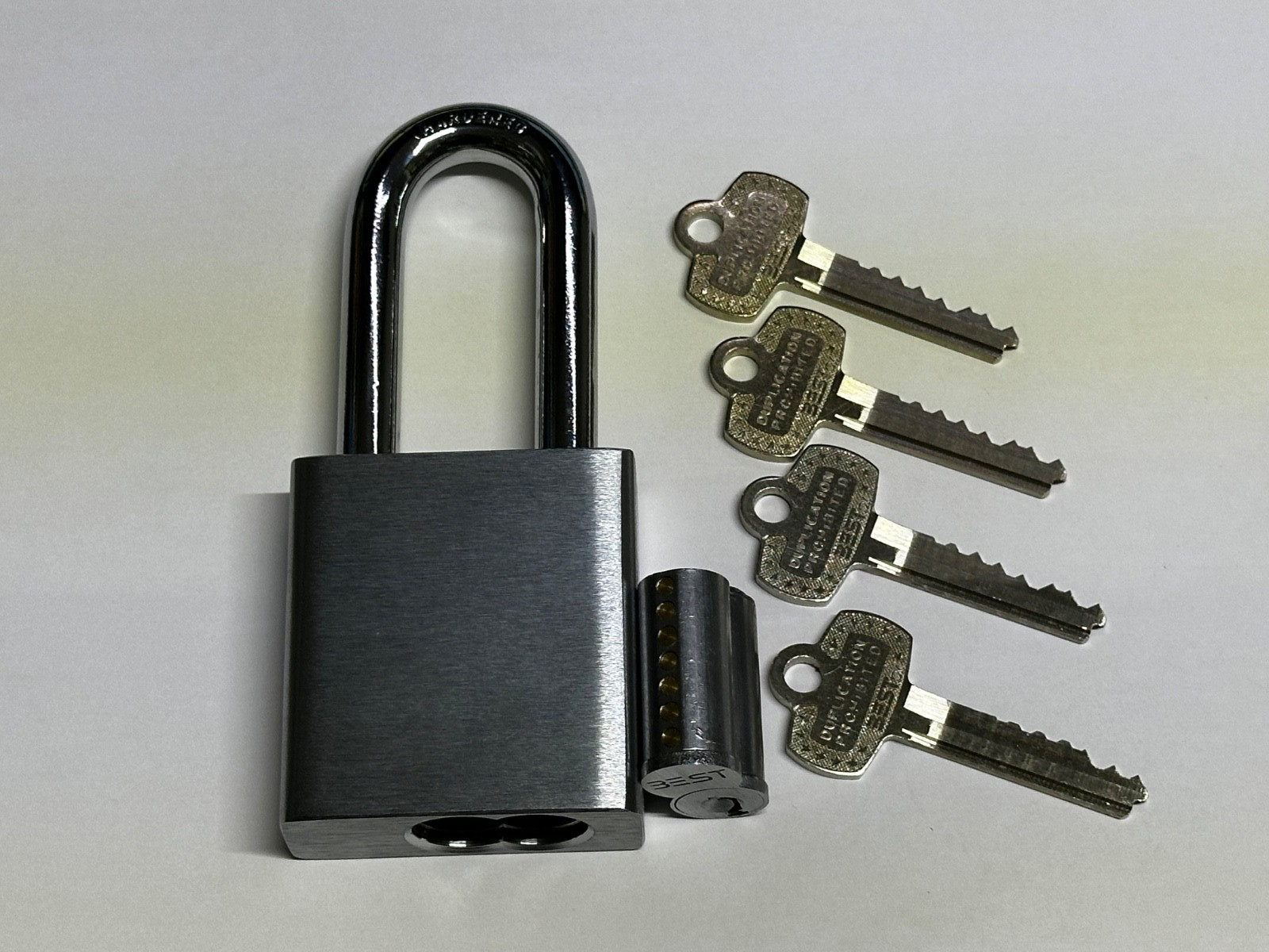 Brass Body Padlock GMS # ICP2002-LC SFIC Core Keyed for 7 pins 3 keys 1 control