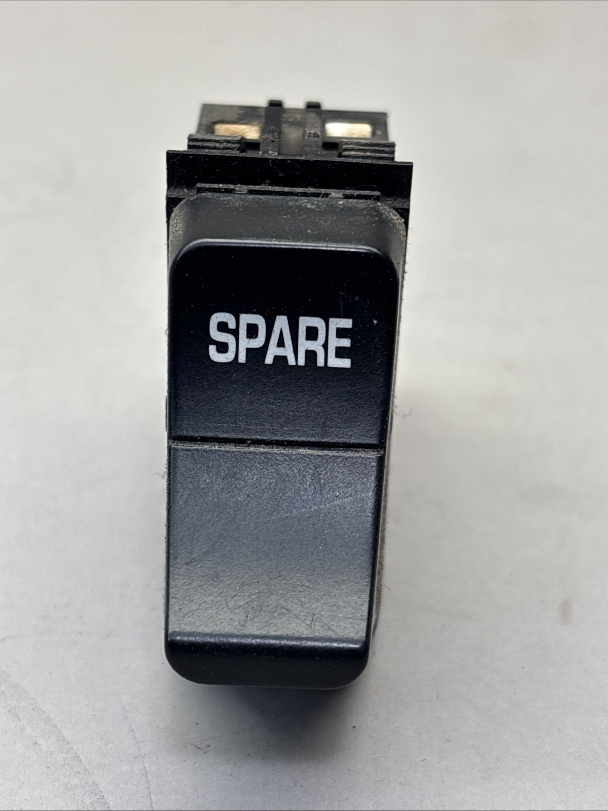 P-27-1173-021 2018 KENWORTH ELECTRONIC PART SPARE