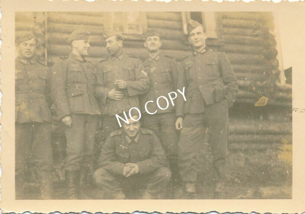 Photo WW II Soldiers Comrades E1.68