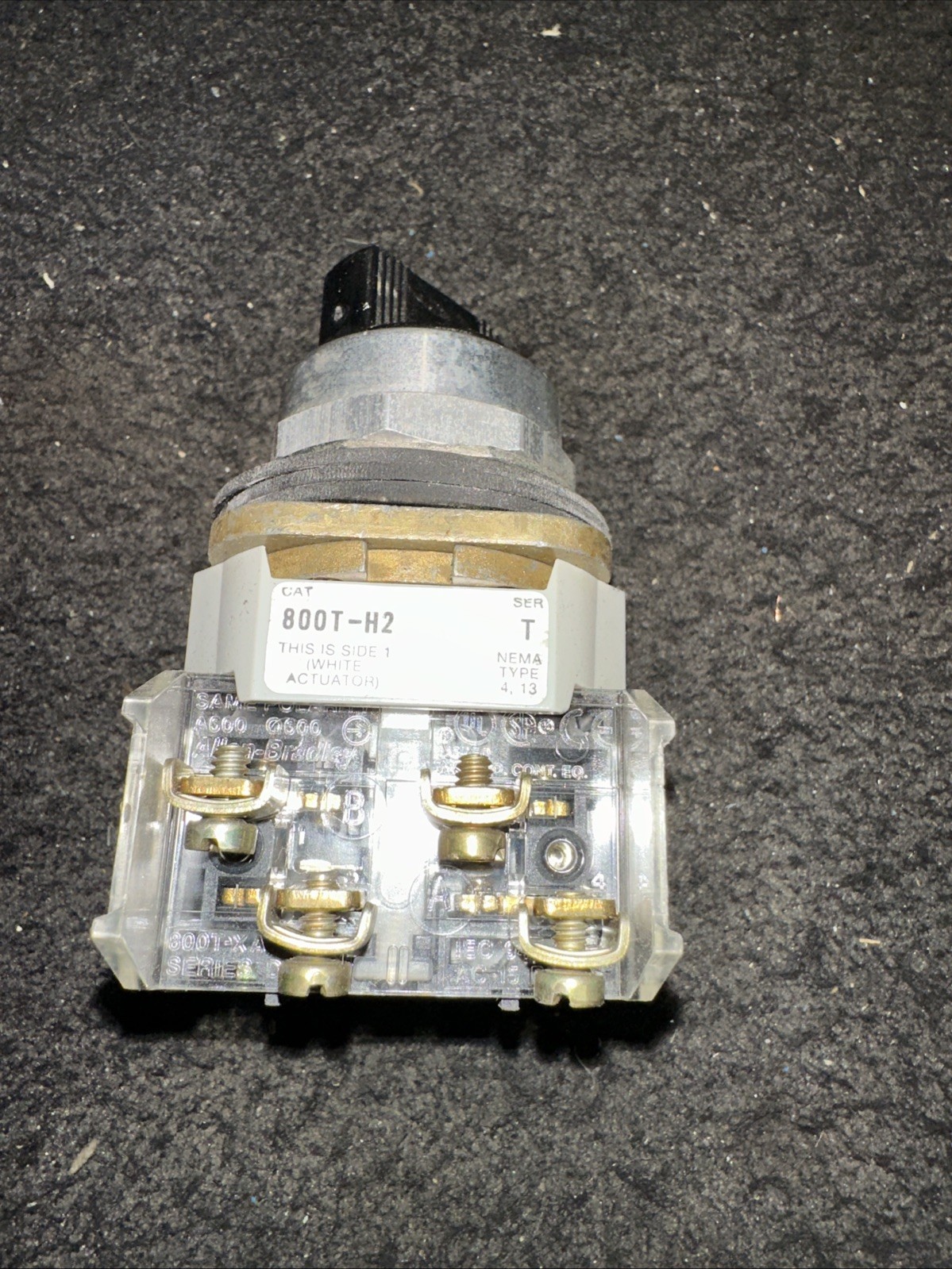 Allen Bradley 800T-H2 Ser T Selector Switch (st730)
