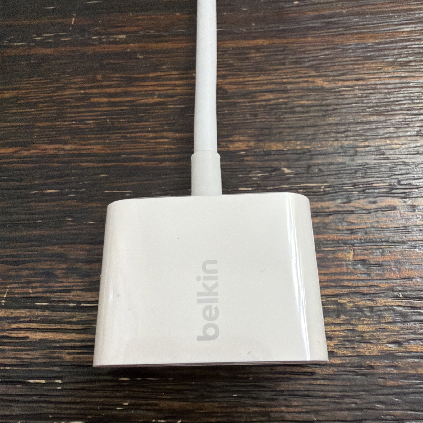 GENUINE Belkin Lightnng Audio + Charge RockStar for Apple White PREOWNED!