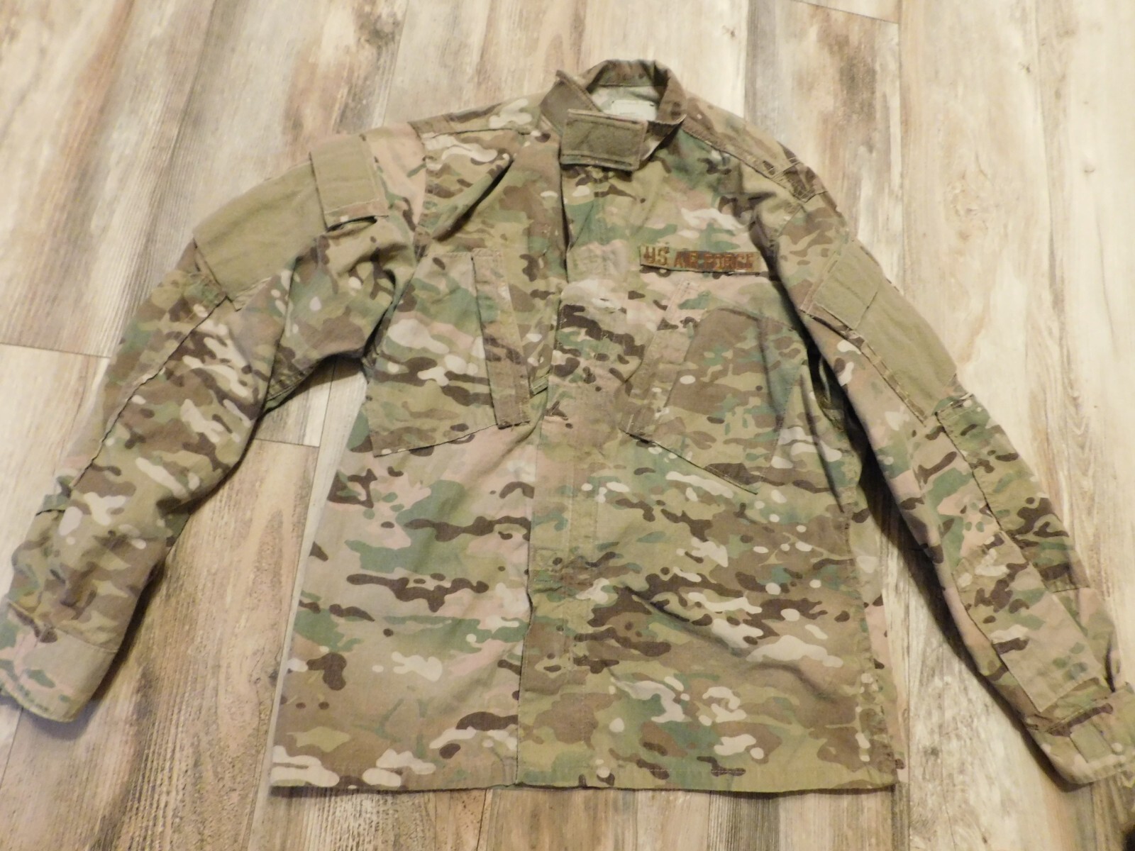 US AIR FORCE  MULTICAM FLAME RESISTANT TOP COAT SIZE MED - SHORT