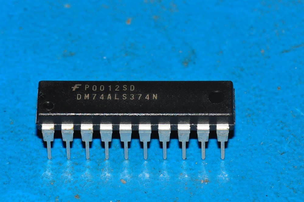 New (54pcs) DM74ALS374N FAIRCHILD IC Logic