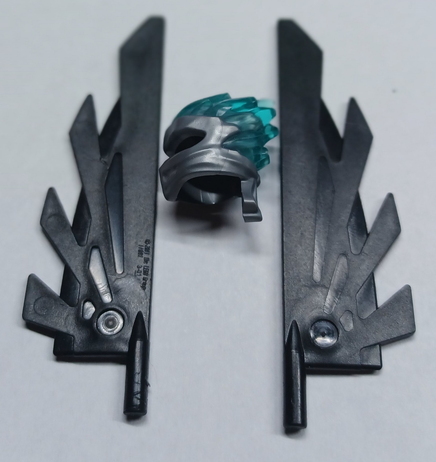 LEGO - Minifig, Headgear - Ninjago Wrap w/ Energy Effect & Jagged Swords