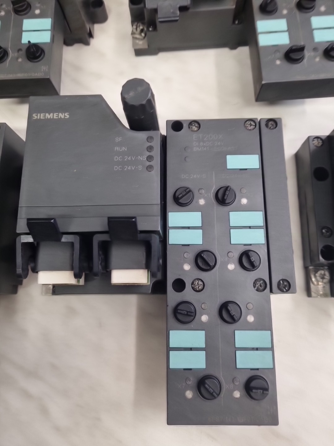 Siemens 6ES7 141-1BF01-0AB0 / 6ES7141-1BF01-0AB0 Simatic ET200 Basic Modul