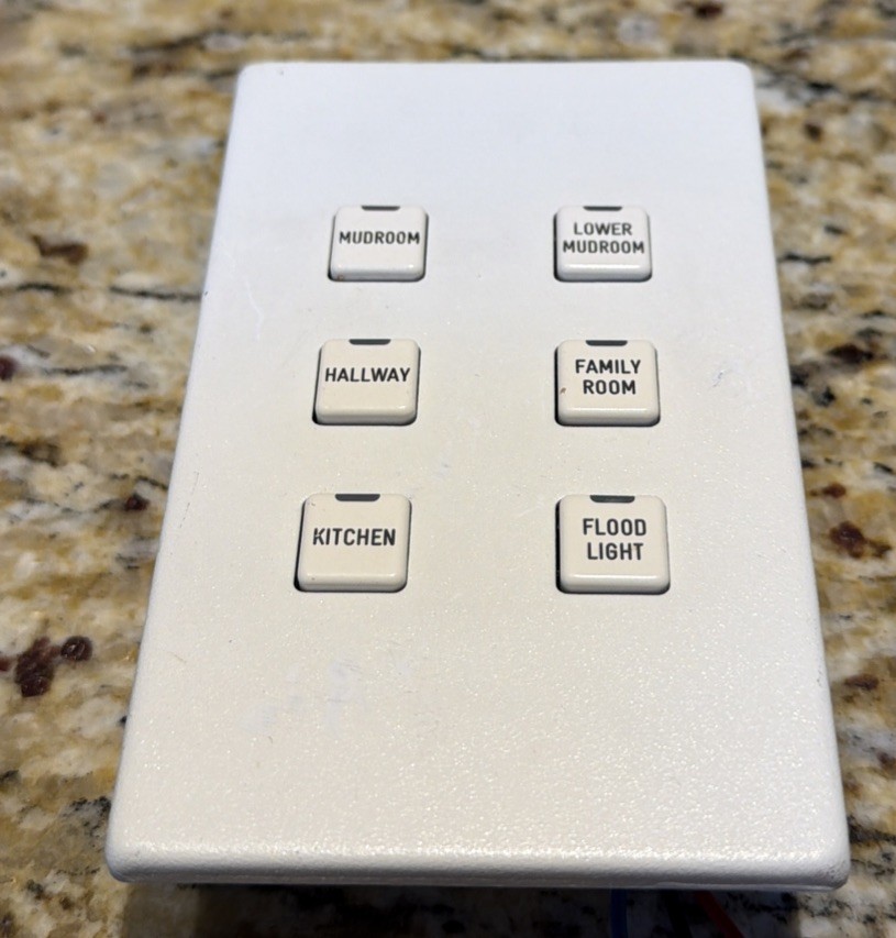 LiteTouch Control Station Keypad Savant - Low Voltage - 6-Button Light Almond