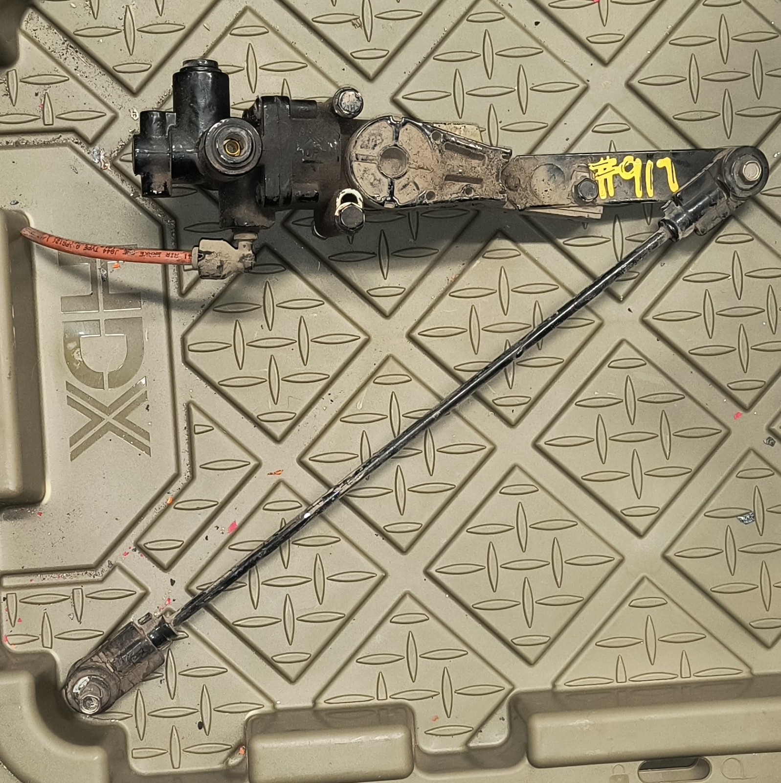 2005 INTERNATIONAL 9400I HADLEY HEIGHT CONTROL VALVE W/DUMP TAG# 52706