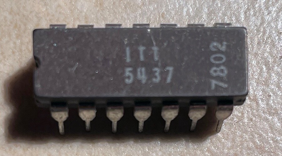 ITT 5437 Military Quad 2 Input NAND Buffer - NOS