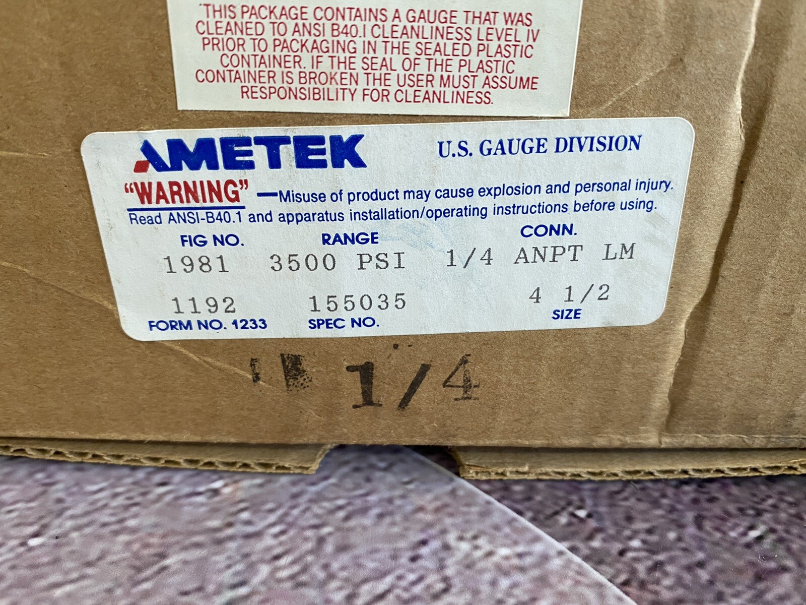 Ametek 1981 Pressure Gauge 0-3500PSI Conn. 1/4” ANPT LM Size 4 1/2” 155035