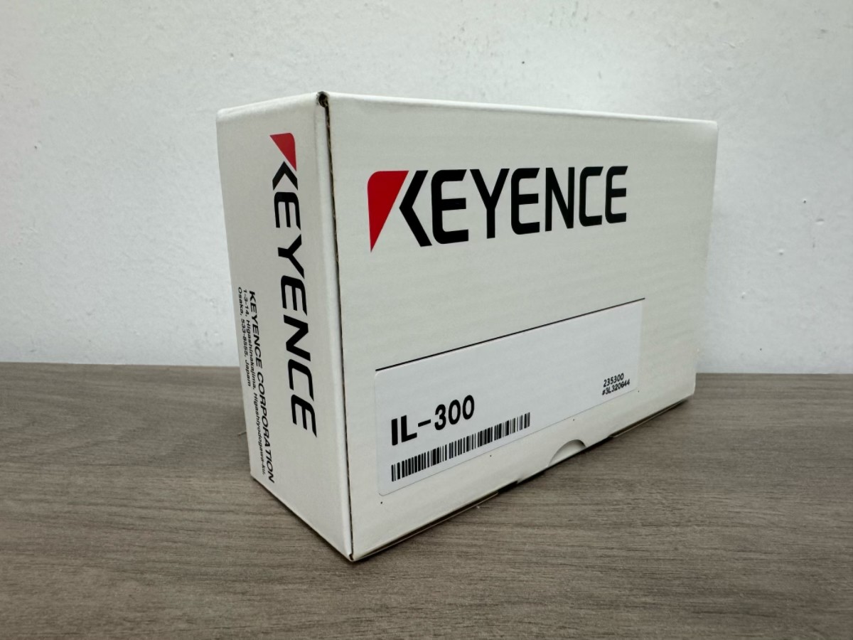 KEYENCE IL-300 Intelligent-L Laser Sensor