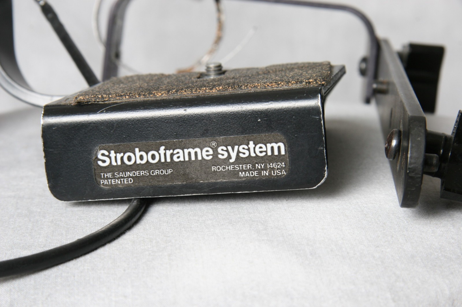 Stroboframe fixed flash bracket for 6x6 w/SLR Cable release and Antitwist Plate