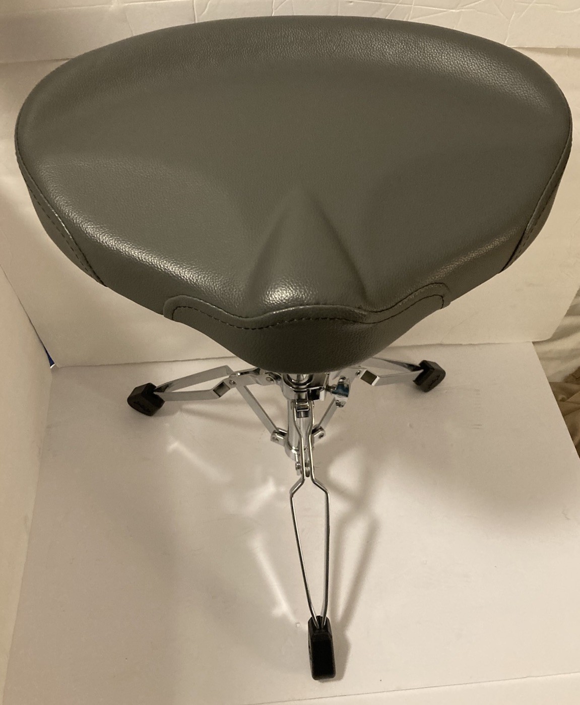 PDP by DW Gravity Series Lightweight Tractor Top Throne Gray Drum Seat