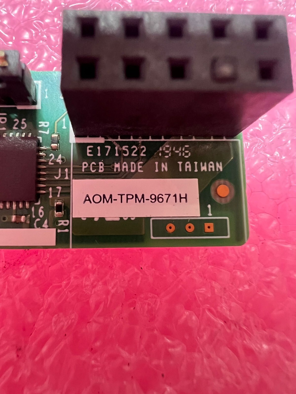 Supermicro AOM-TPM-9671H (horizontal ) Add-on Trusted Platform Module