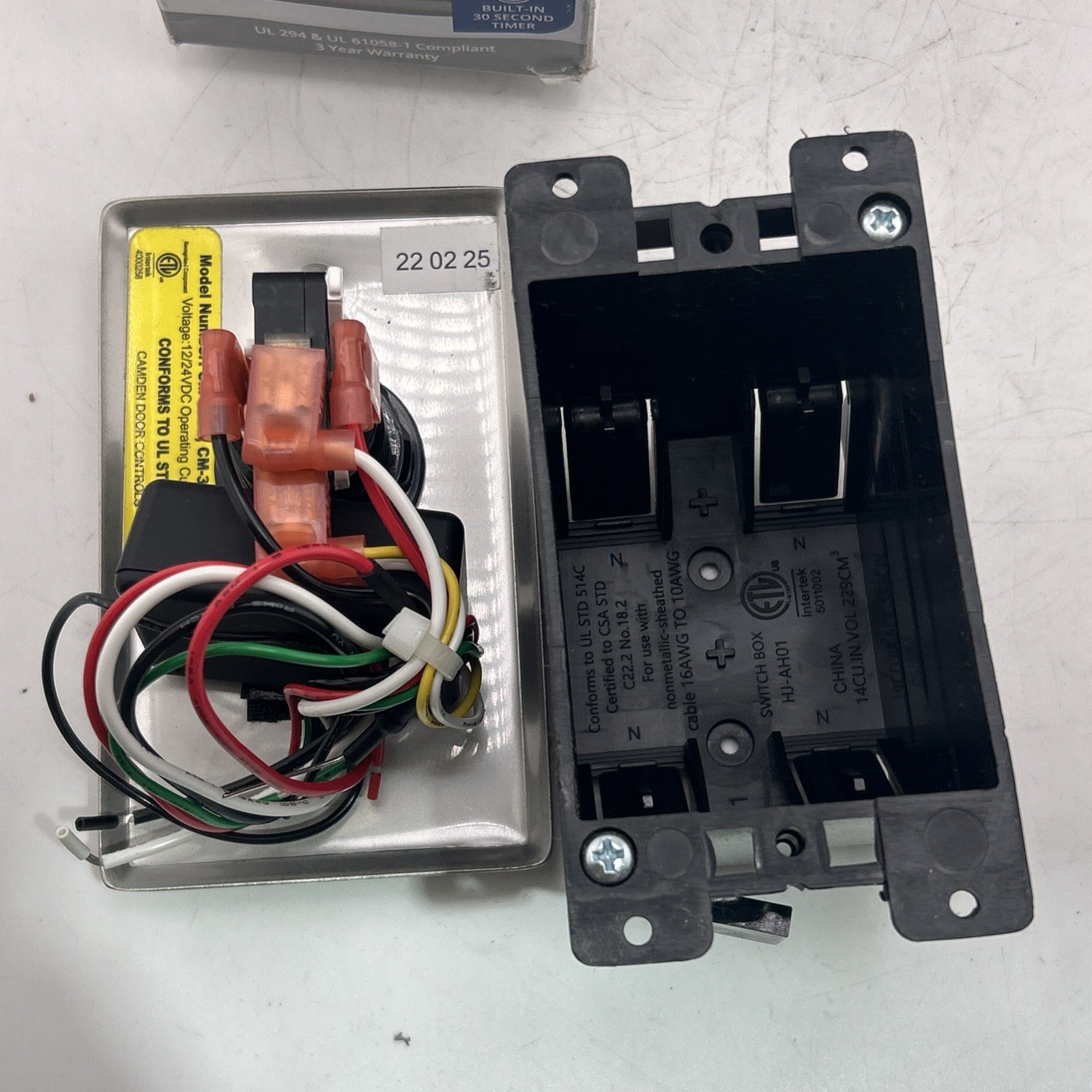 Camden CM-30EE Push To Exit Switch LED Illuminated Timer Green (Missing Hrdware)