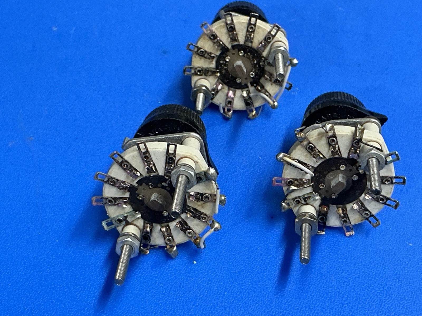 3 Vintage P-503 Ceramic rotary switch - USA - with Knobs