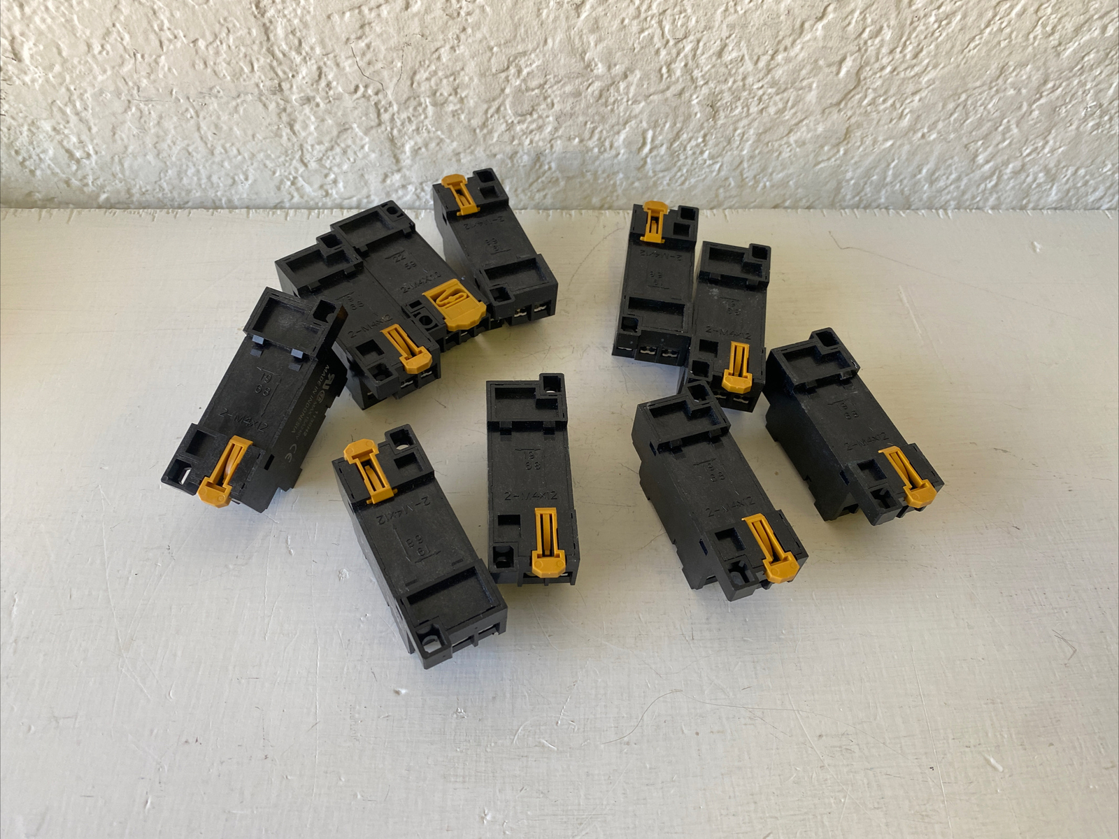 Lot of 10 Omron 240V Relay Socket Base 15A (PTF08A-E)