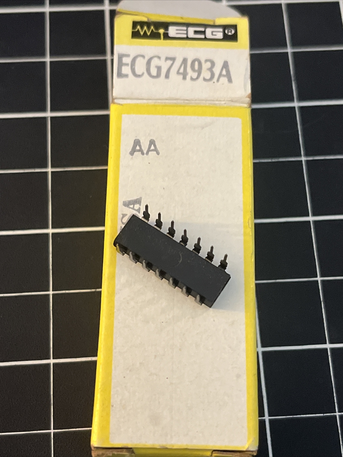 ECG7493A ~ Sylvania ~ Integrated Circuit TTL IC 4 Bit Binary Counter ~ NOS