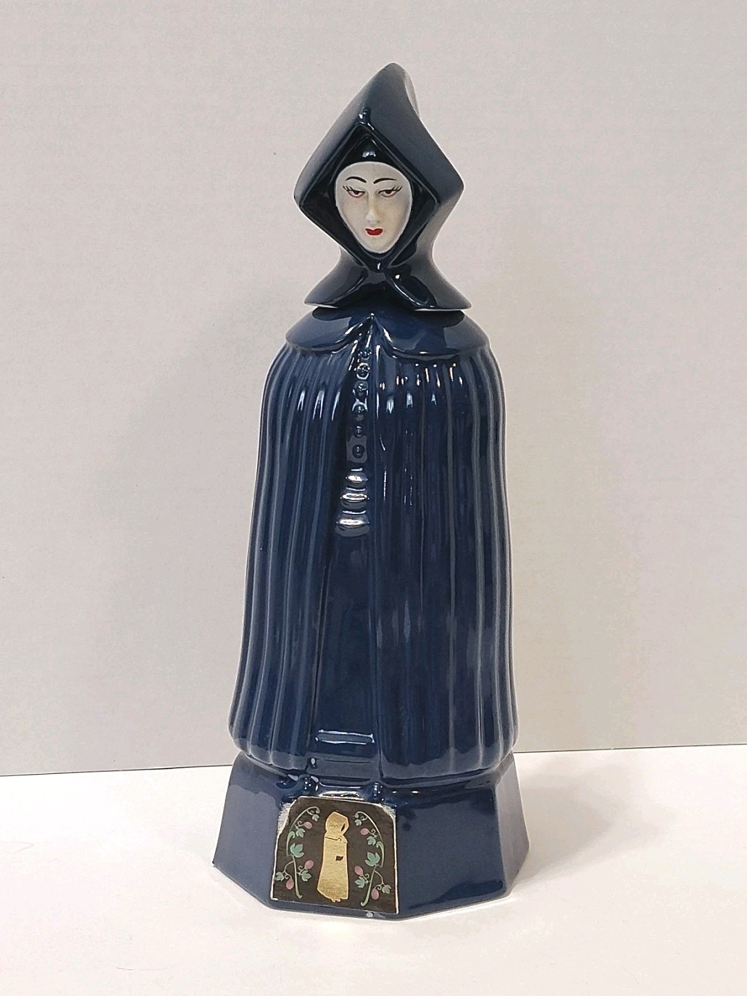MULHER DO CAPOTE Passion Fruit Liquer Bottle Portuguese The Blue Nun Decanter