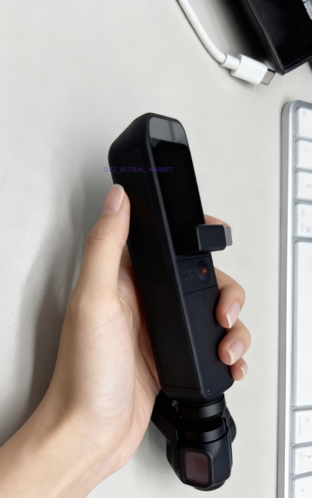 DJI Osmo Pocket-Handheld 3-Axis Gimbal Stabilizer with integrated Camera 96%NEW