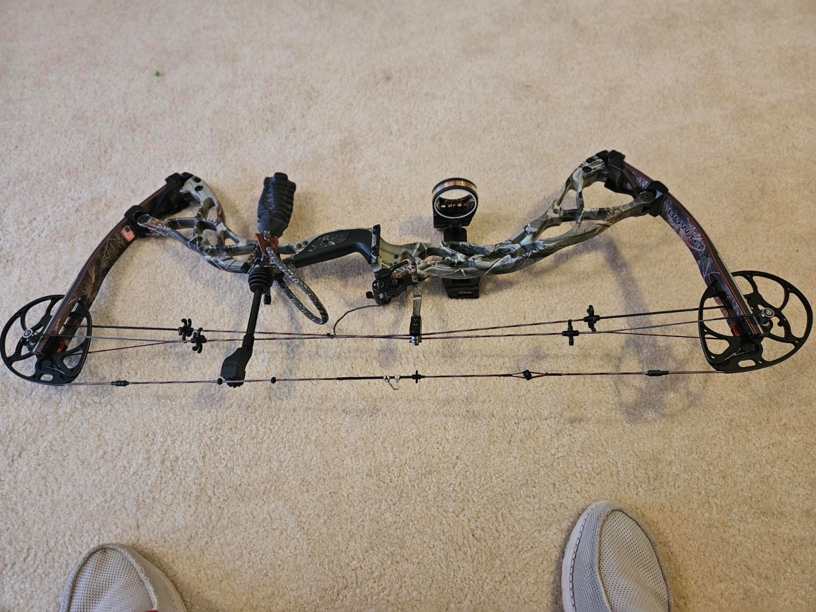 **BowTech Destroyer 340 Compound Bow Package – flawless  – $400 OBO**