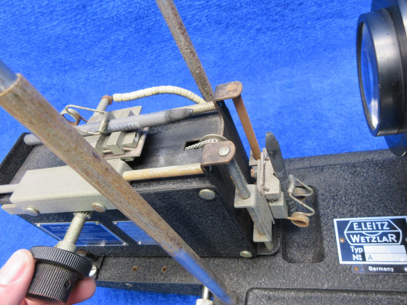 Leitz Wetzlar Carbon Arc Lamp Projector Microscope XI C model - vintage cool!