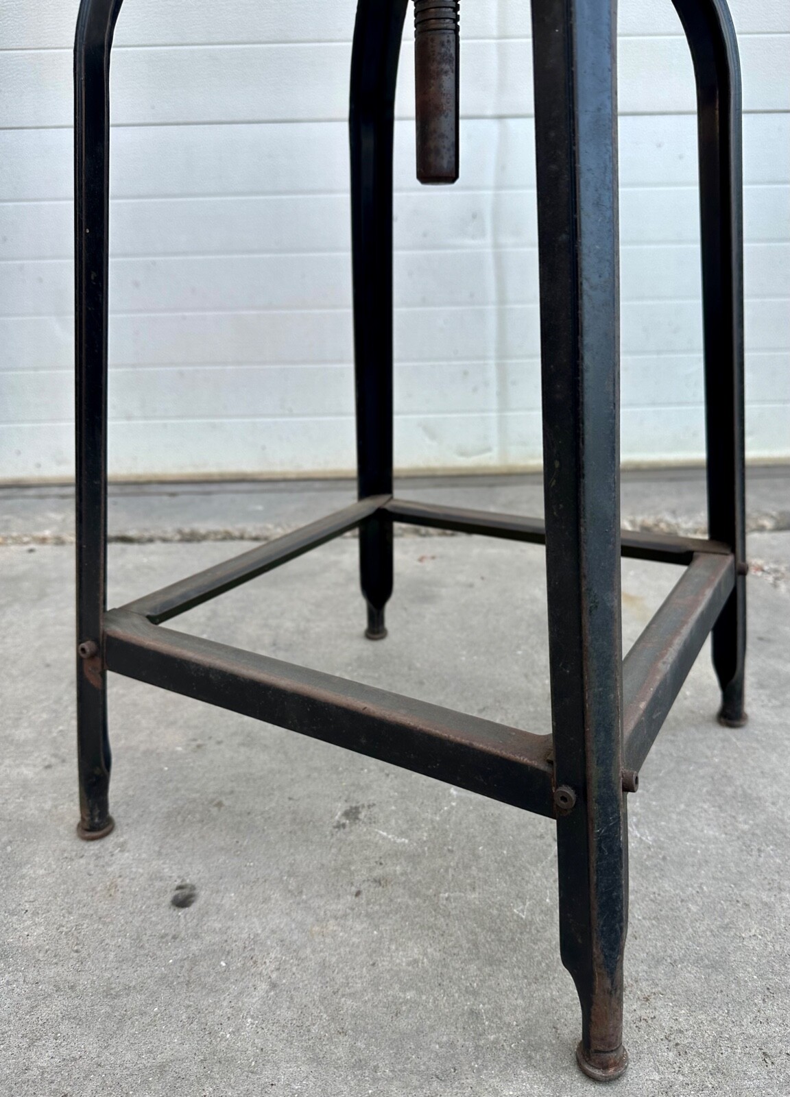Vintage Industrial Shop Stool / Drafting Stool w/ Backrest (5315)