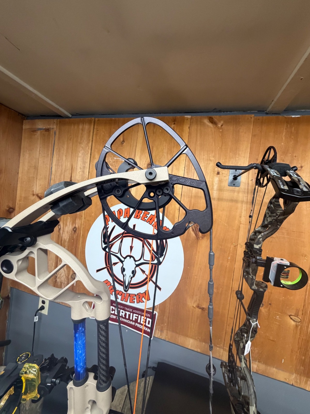 Prime Form 34 Compound Bow Right Hand 60lbs. Trophy Ridge Rest & Sight included