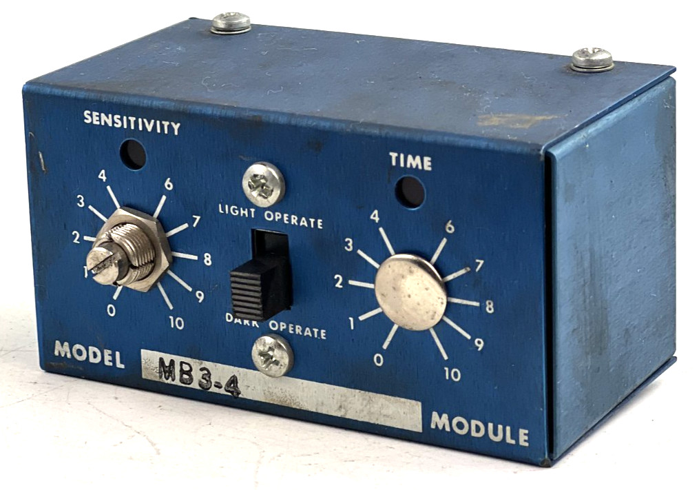 Banner MB3-4 Modulated Photoelectric Amplifier Logic Module Plug In 8-Pin