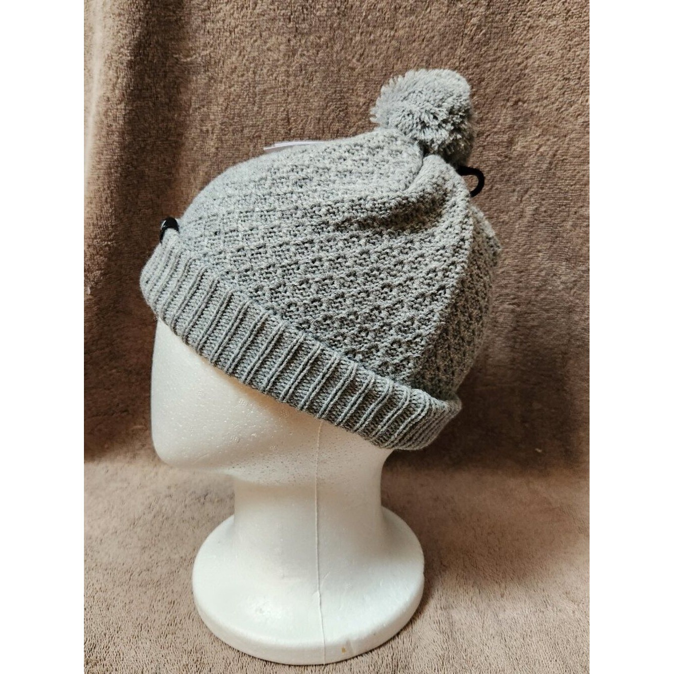 PUMA Gray Pom Pom Knit Hat - One Size - NEW NWT
