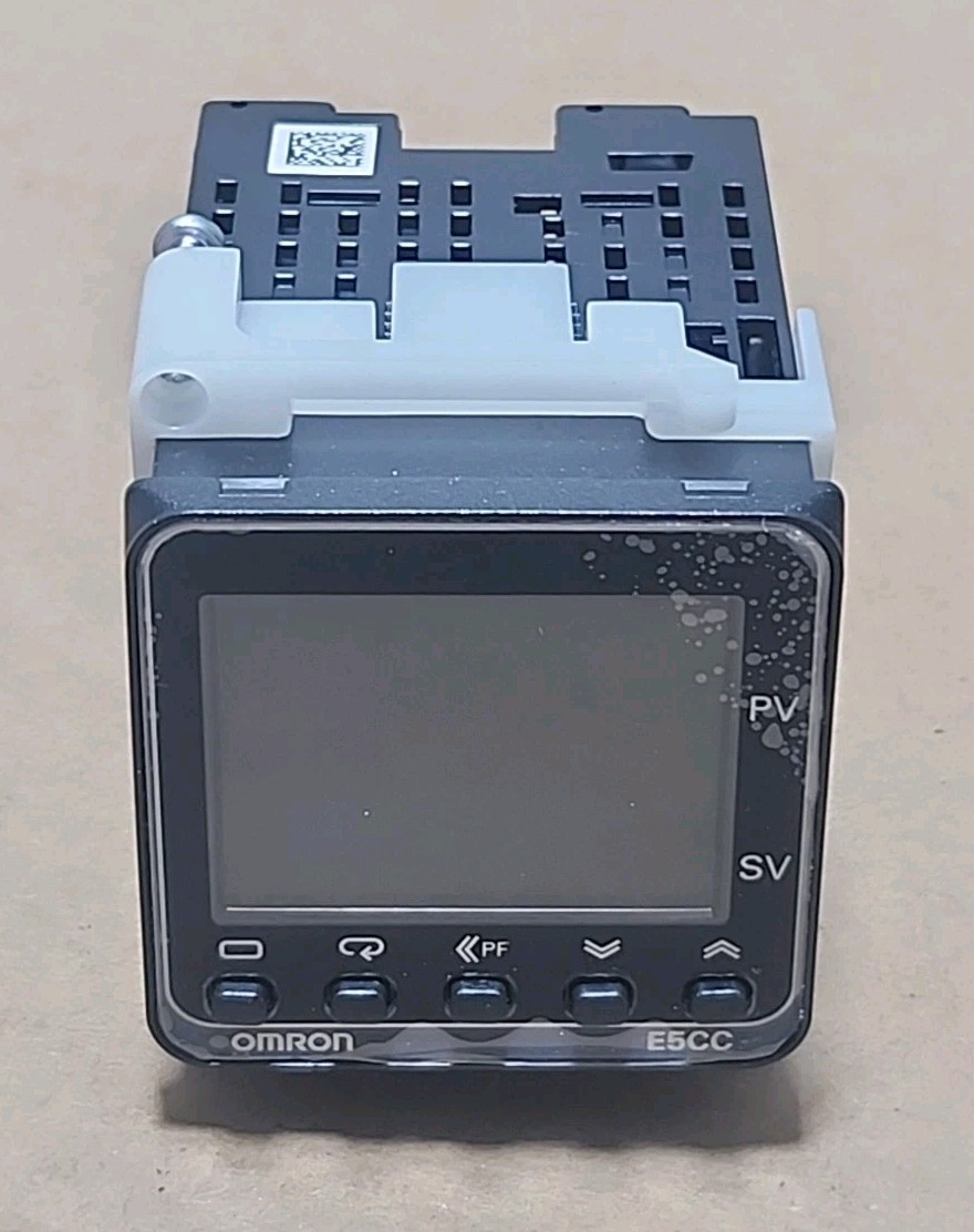*NEW* Omron E5CC-QX2ASM-000 Digital Temperature Controller 100-240Vac + Warranty