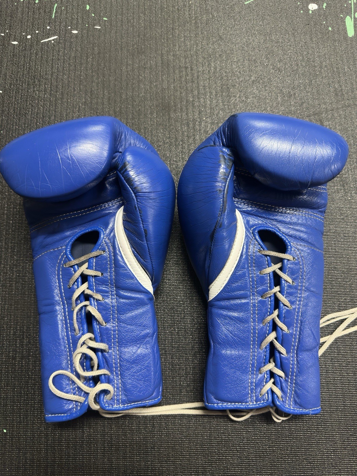 WINNING Boxing Gloves 14oz