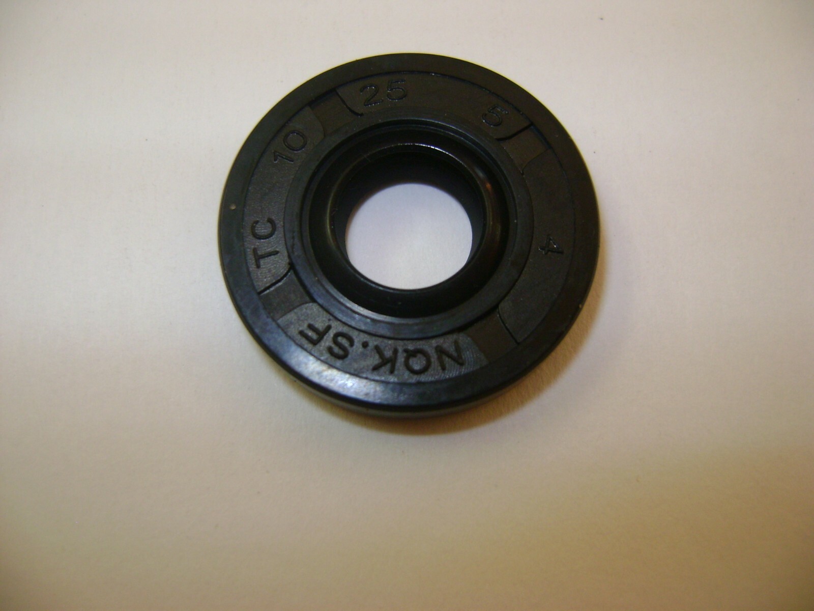 NEW TC 10X25X5 DOUBLE LIPS METRIC OIL / DUST SEAL 10mm X 25mm X 5mm WITH SPRING