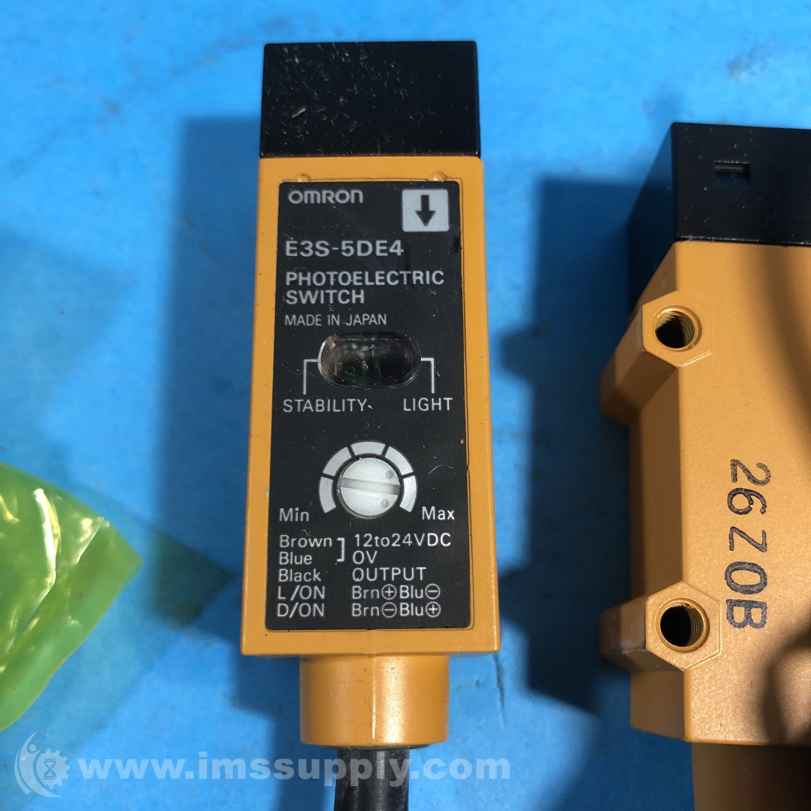 Omron E3S-5E4 Photoelectric Sensor FNOB