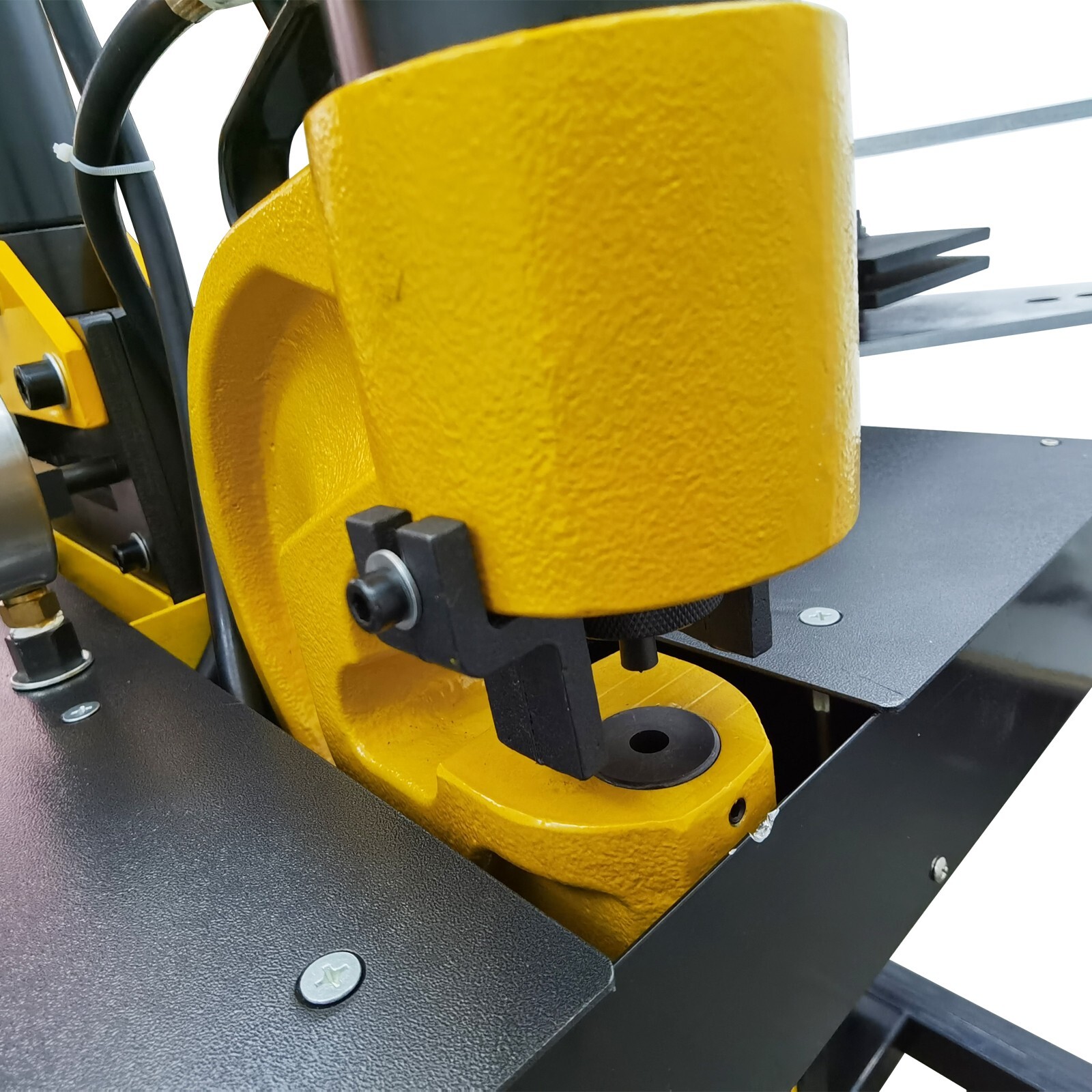 5 in 1 Bus Processing Machine Multi-functional Puncher Cutting Punching Bending