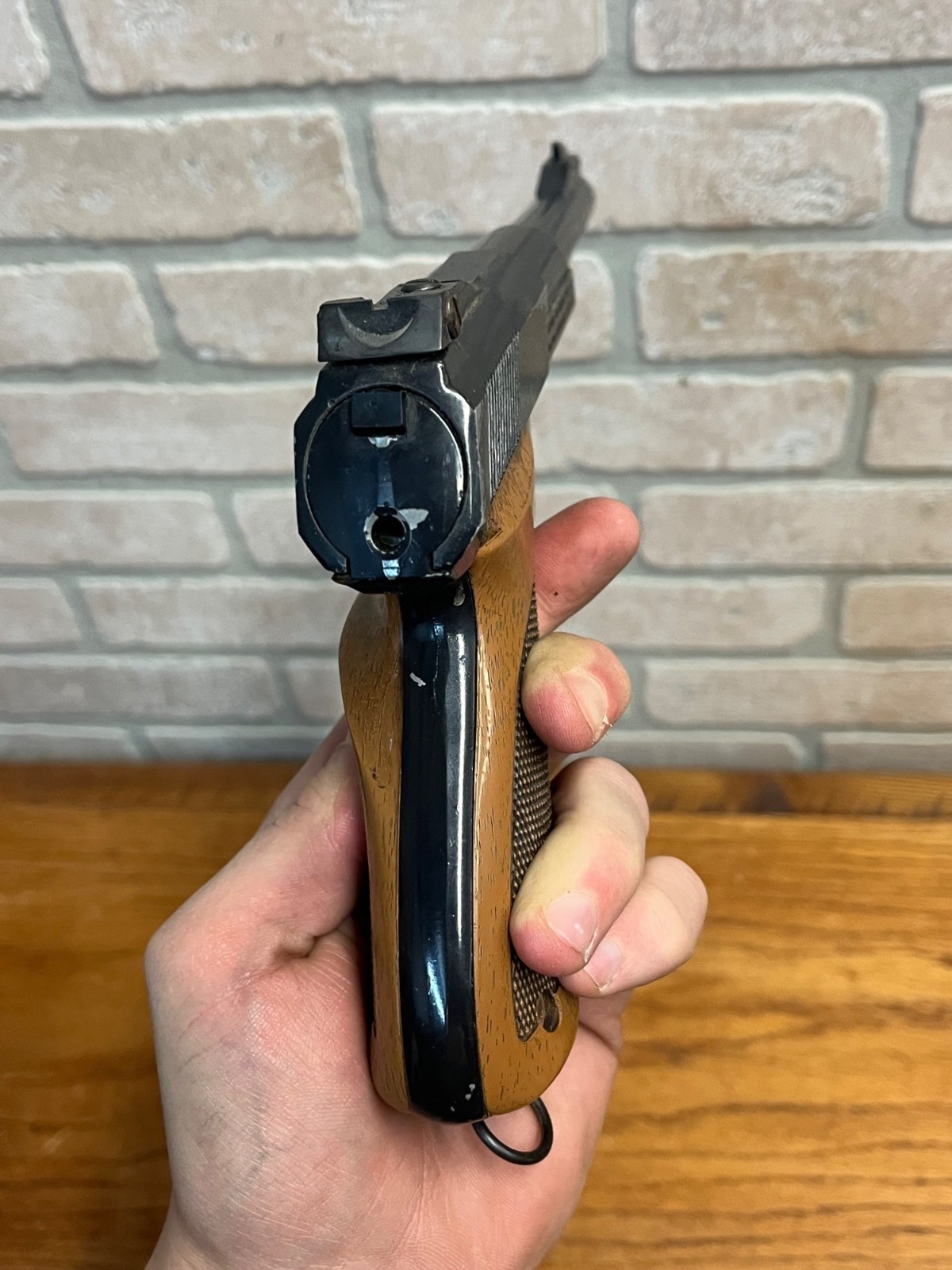Vintage Daisy C02 200 BB Gun - Untested