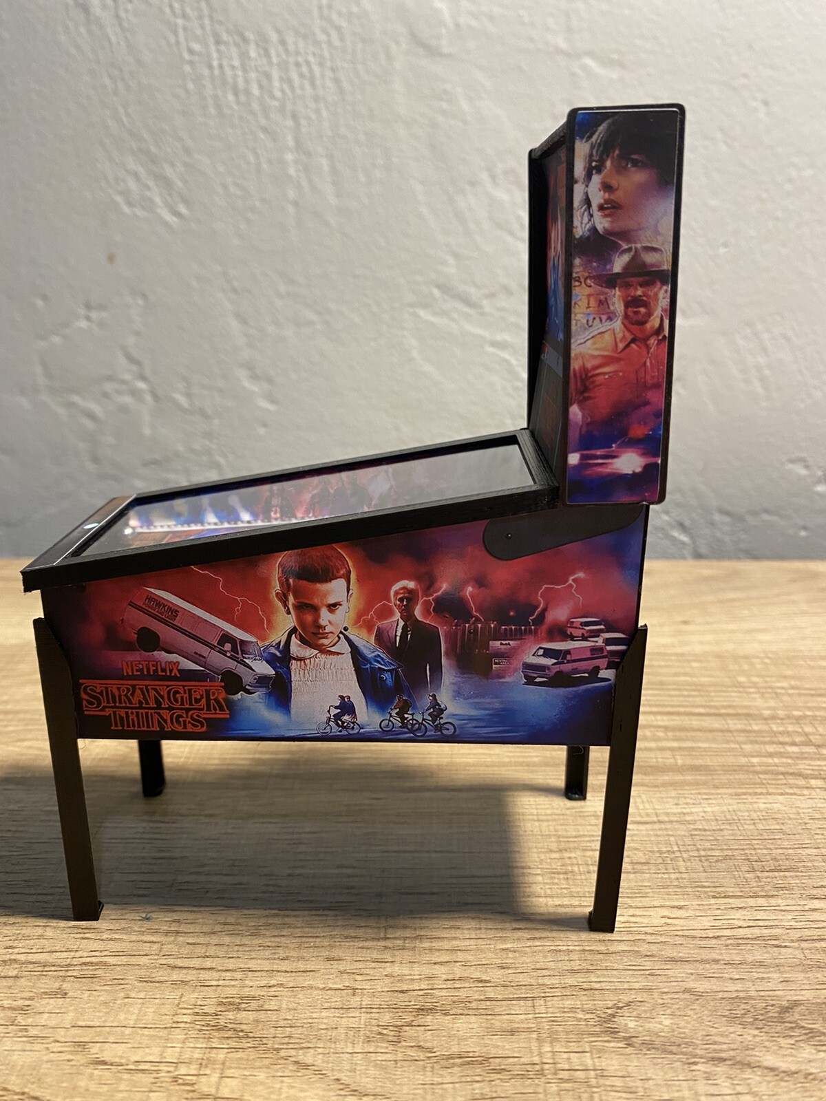 1:12 Scale Replica “Stranger Things” Pinball Machine Mini Model Keepsake Trophy