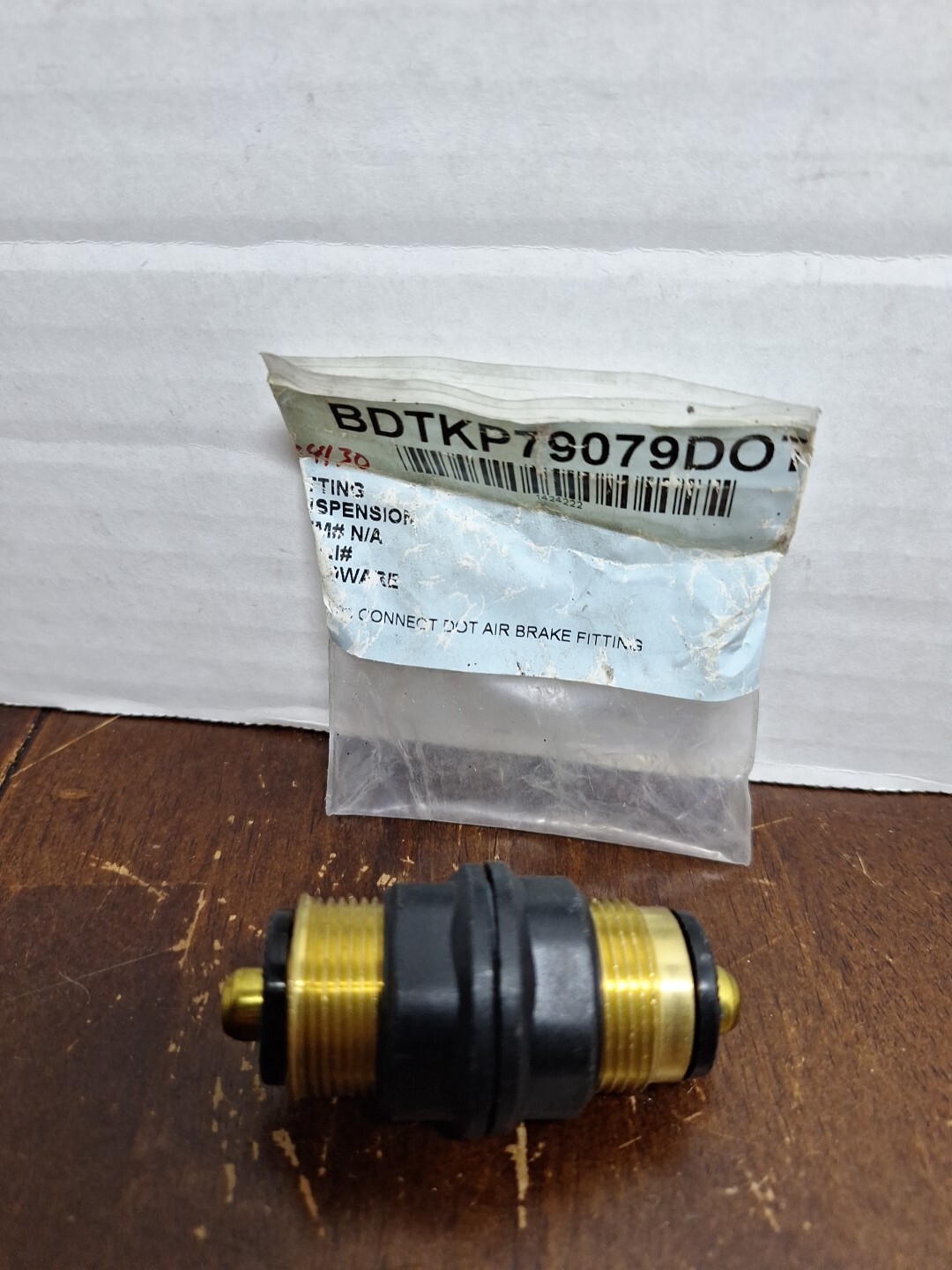 NOS International BDTKP79079DOT Push To Connect DOT Air Brake Fitting