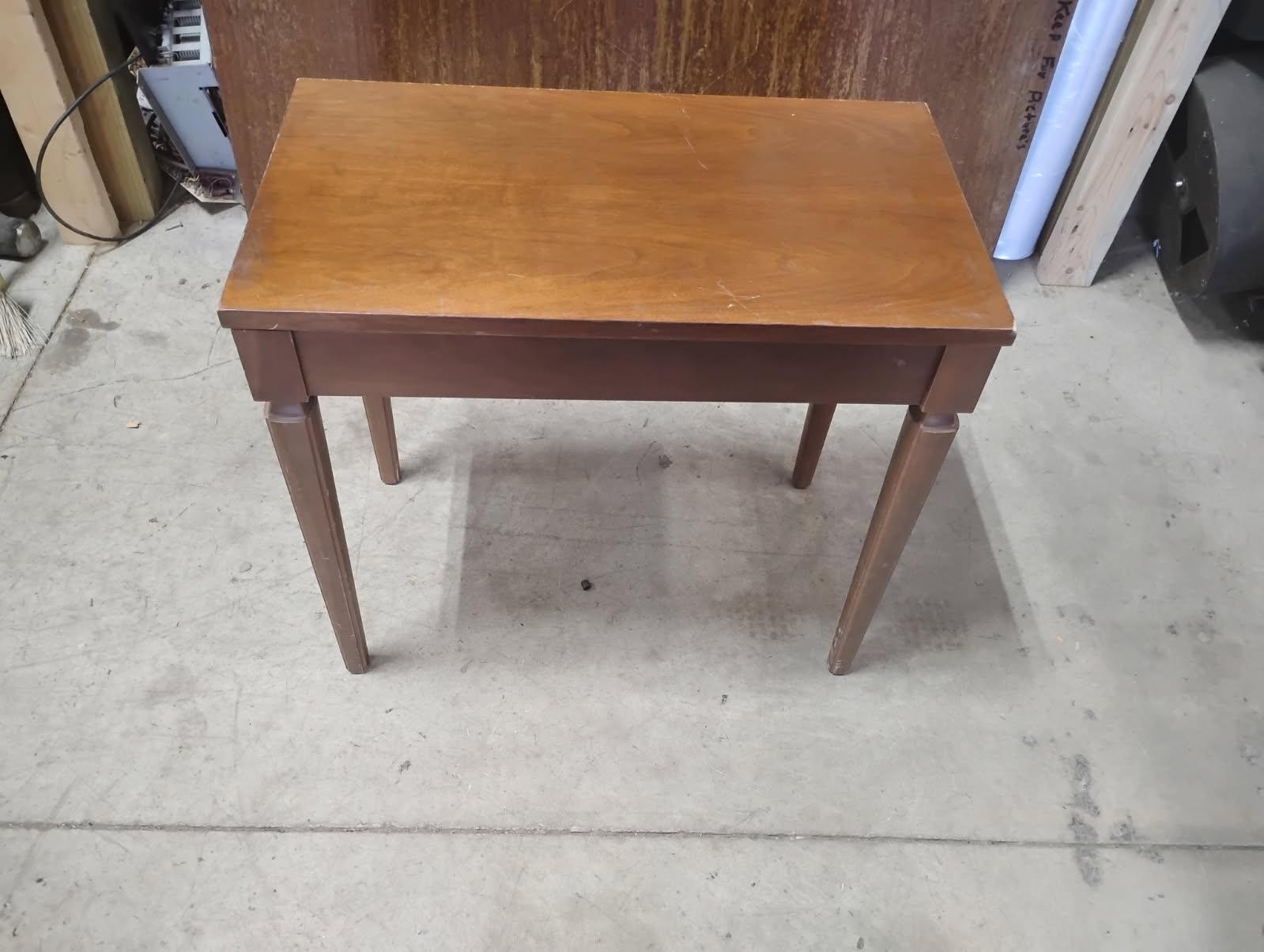 Vintage Organ Bench! Measures 25in W x 22in T x 14in D! MAKE OFFER!