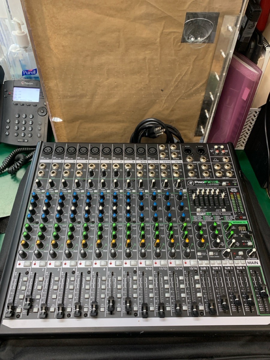 Mackie ProFX16v2 Professional 16-Channel Effects Mixer (E10051288)