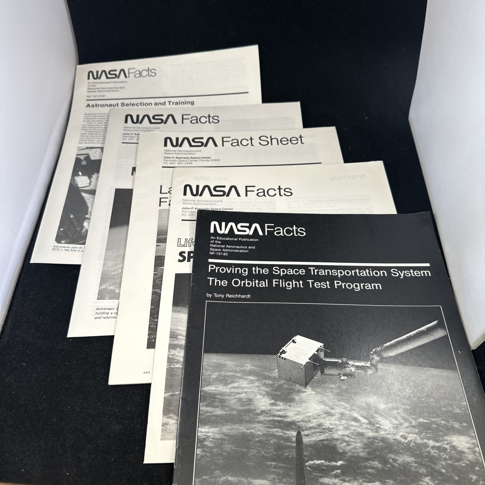 Lot of 1980s NASA Facts Space Shuttle  Booklets Brochures Lot Of 5