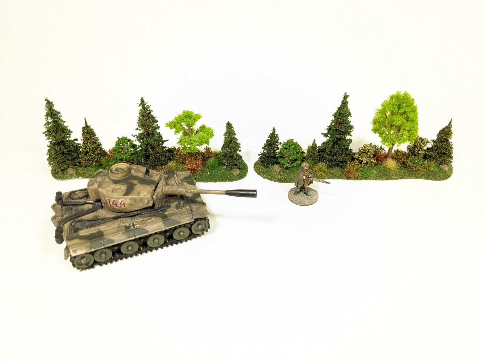 2pc 15.75" TREELINE w 12 Trees & Rich Foliage for N Scale 15mm 28mm 32mm HO #463