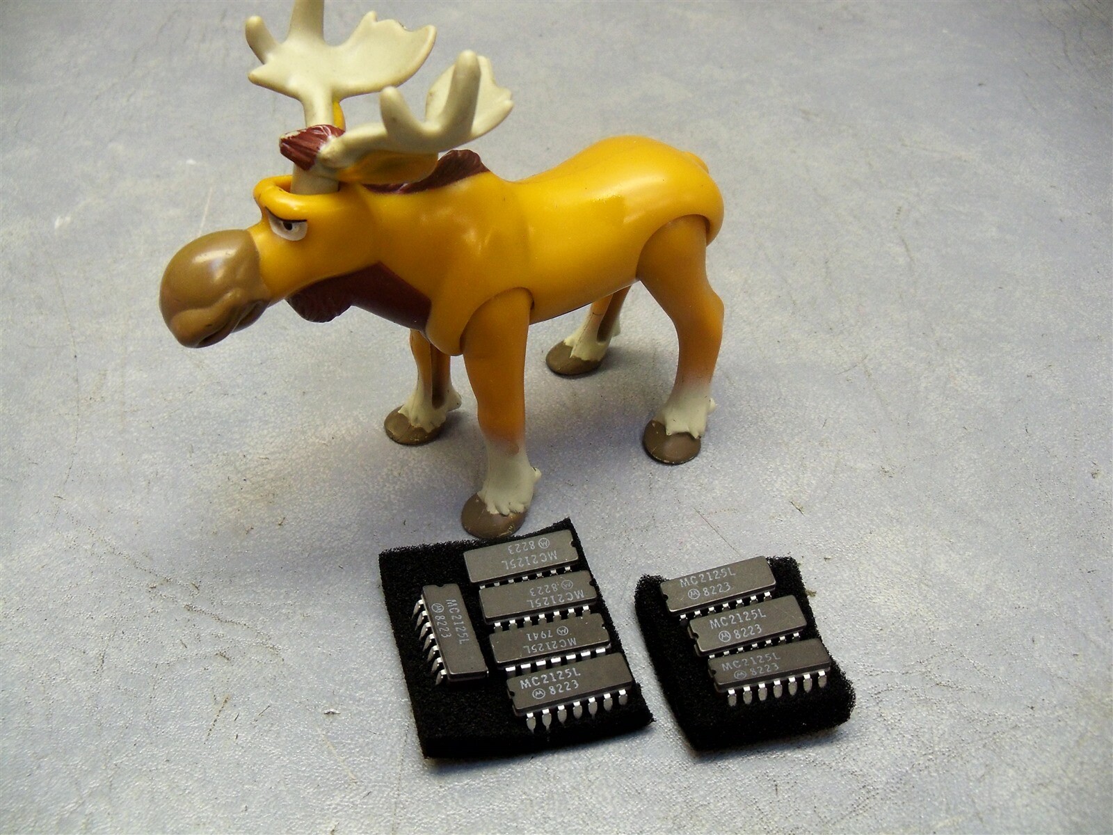 Motorola Semiconductor MC2125L Motorola Lot of 8