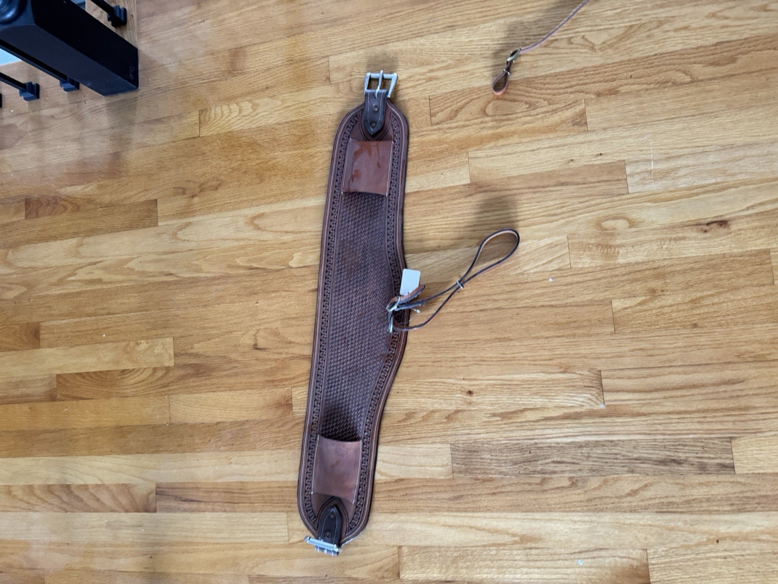 Rear Leather Roping Cinch