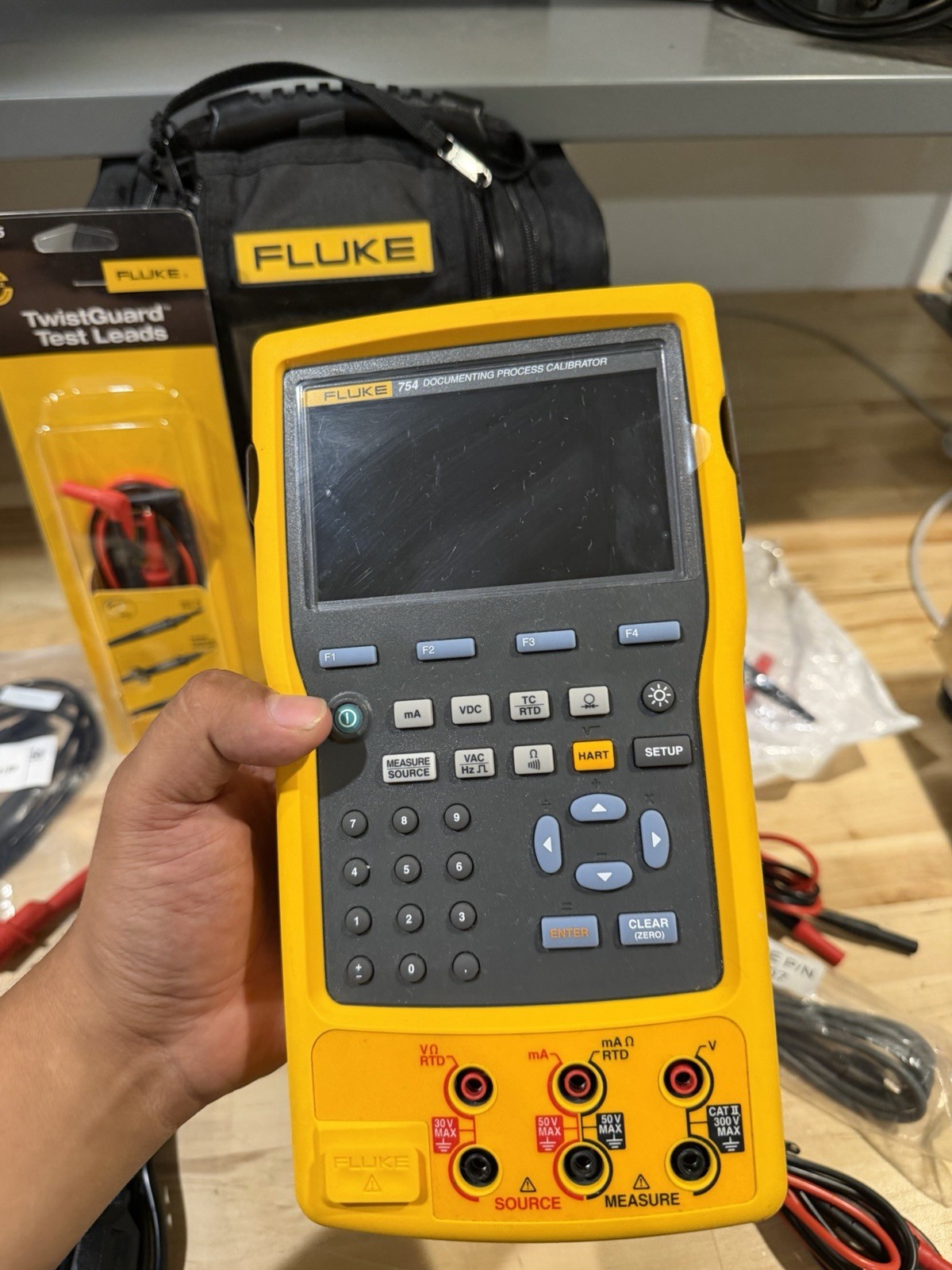 FLUKE 754 DOCUMENTING PROCESS CALIBRATOR W/ ACCESSORIES (TESTED) FREE SHIPPING
