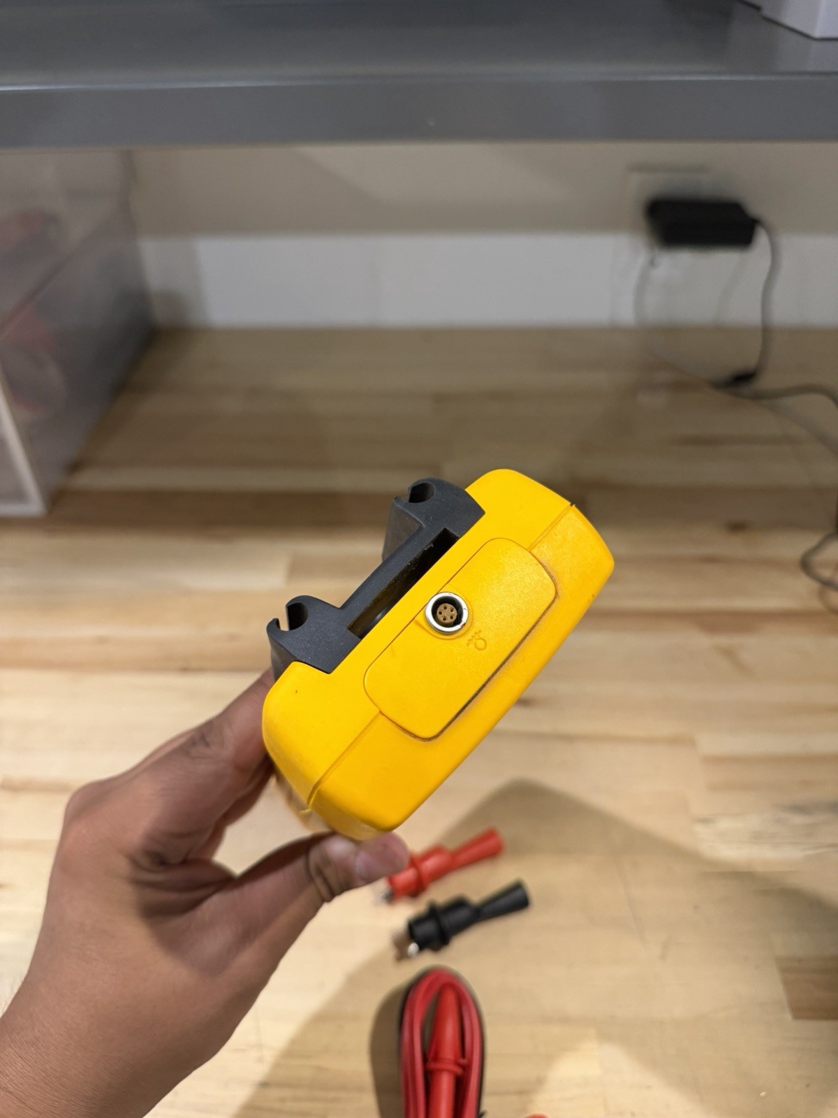 FLUKE 725 MULTIFUNCTION PROCESS CALIBRATOR W/ LEADS & CLIPS FREE SHIPPING TESTED