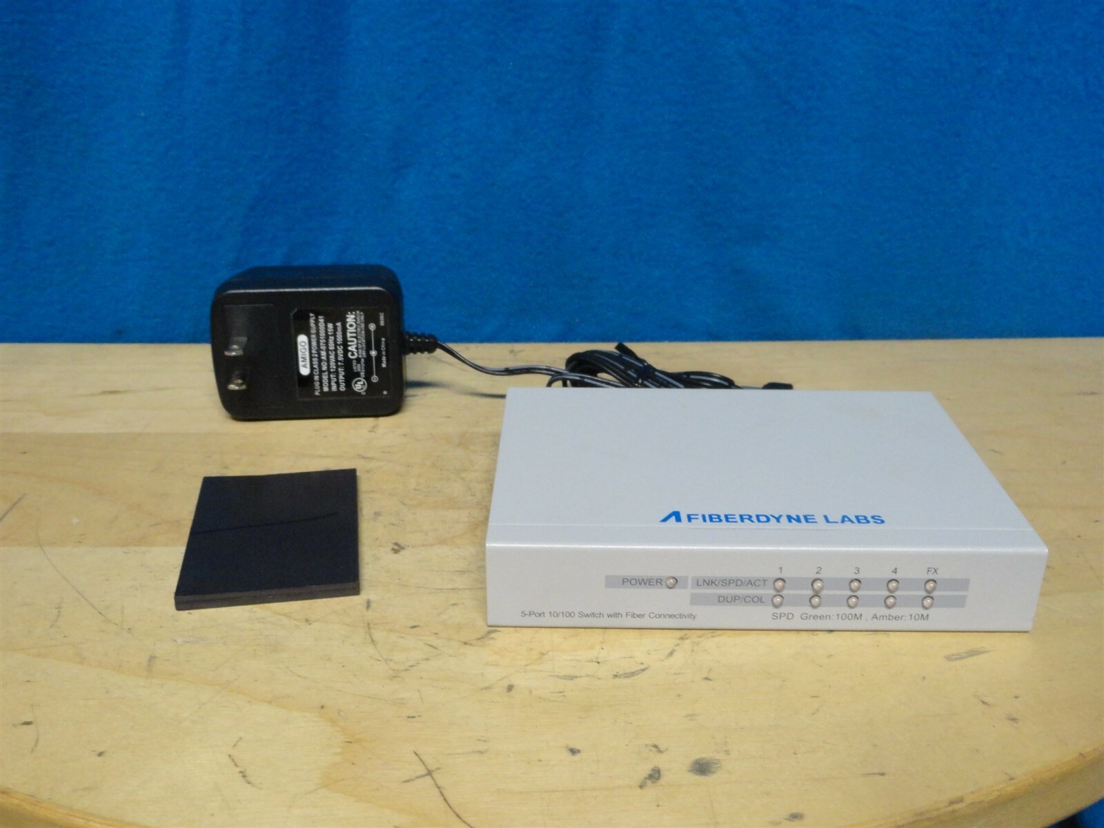 FIBERDYNE LABS - 5-PORT 10/100 SWITCH - MULTIMODE ST 2 Km (MAX) - VS-105FT - NIB