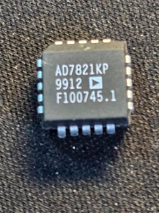 AD7821KP ANALOG DEVICES A/D converter, Ch: 1, 8bit, 1Msps, 5V, PLCC20 NEW $29