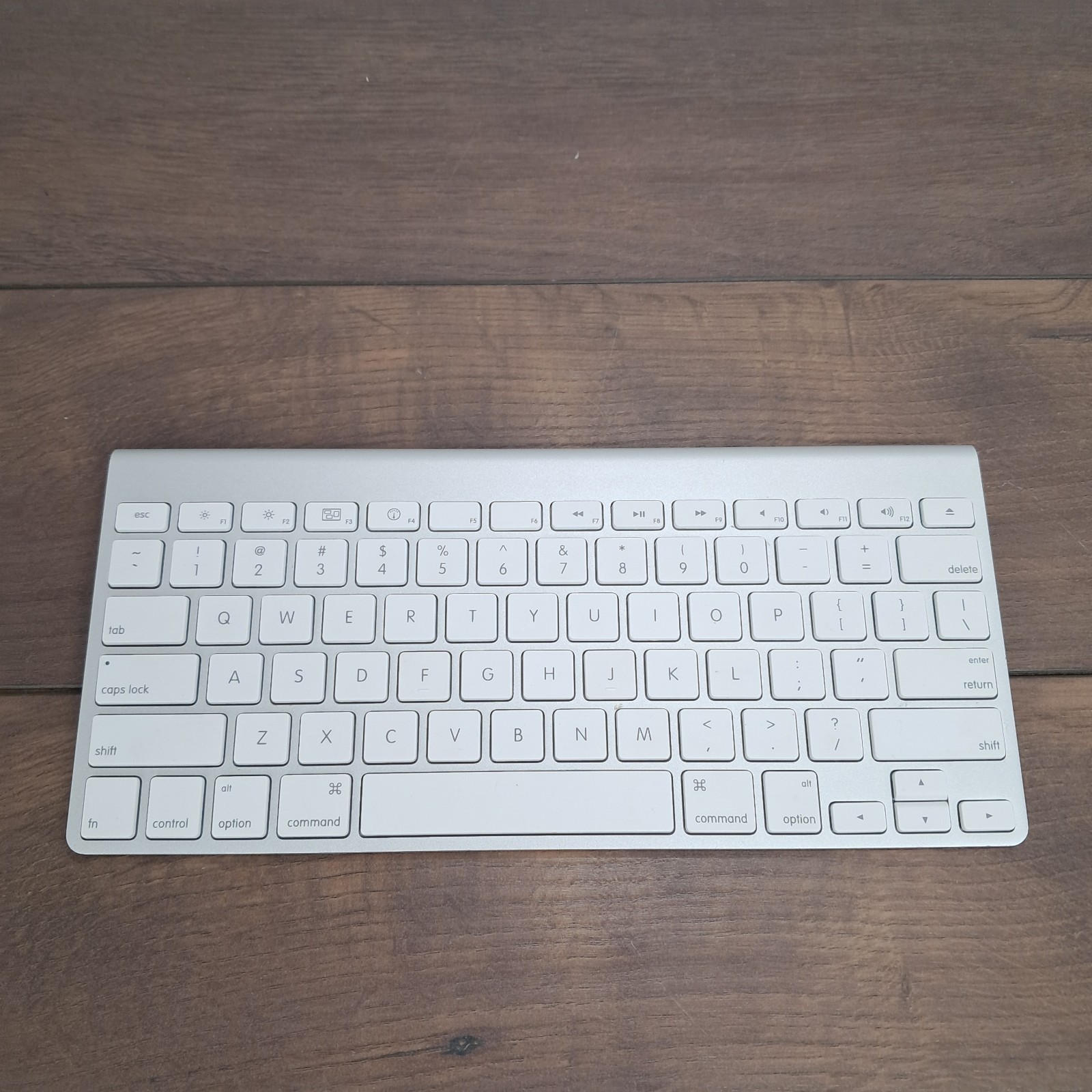 Apple Keyboard Wireless Bluetooth A1314